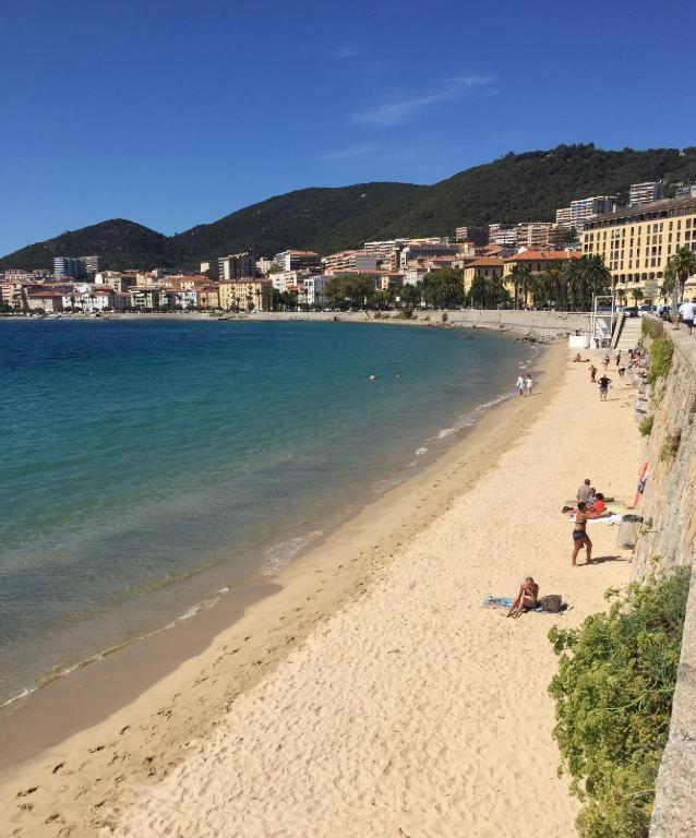 Vieille Ville D Ajaccio De 1 A 4 Pers A 300M Du Port Et A 15 Mn De Laeroport Proches De Plus Belles Plages Et Ttes Commodites A Proximite Dış mekan fotoğraf